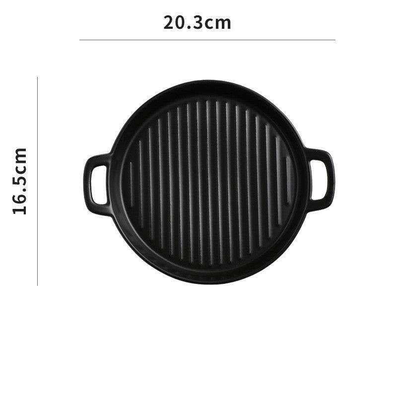 Round black non-stick bakeware plate with handles, 20.3cm.