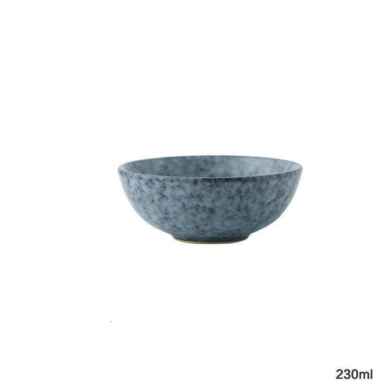 Japanese ceramic bowl with 11.5cm diameter, for everyday use or special occasions.