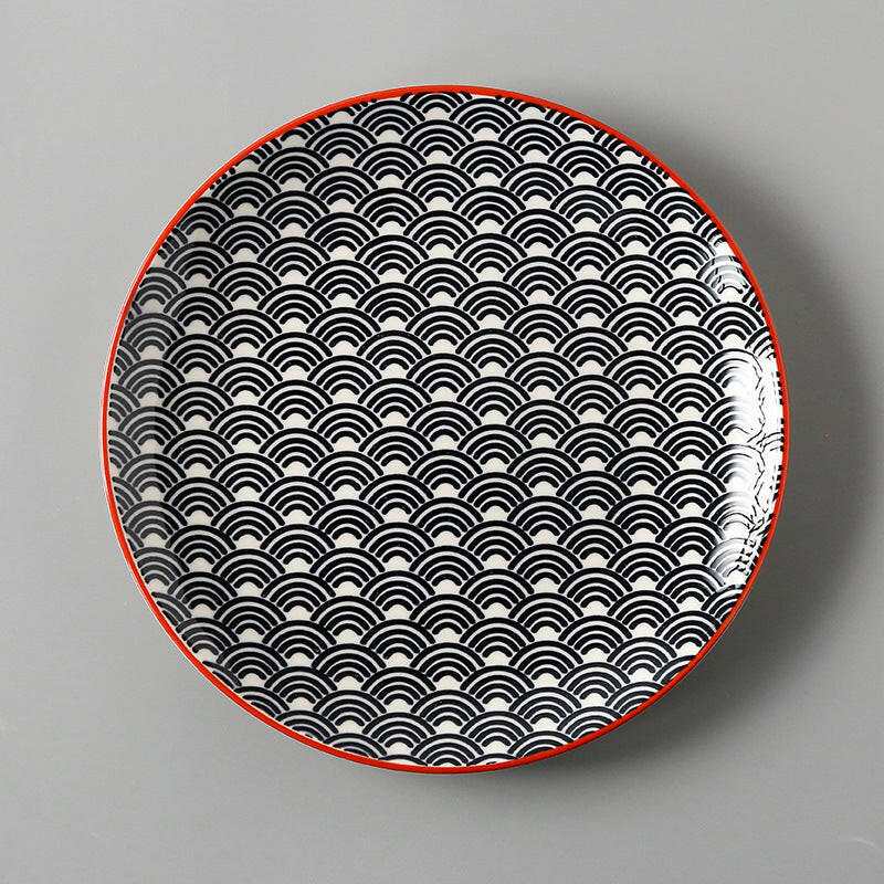 Dishes for Meals Creative ceramic plate with black and white wave pattern.