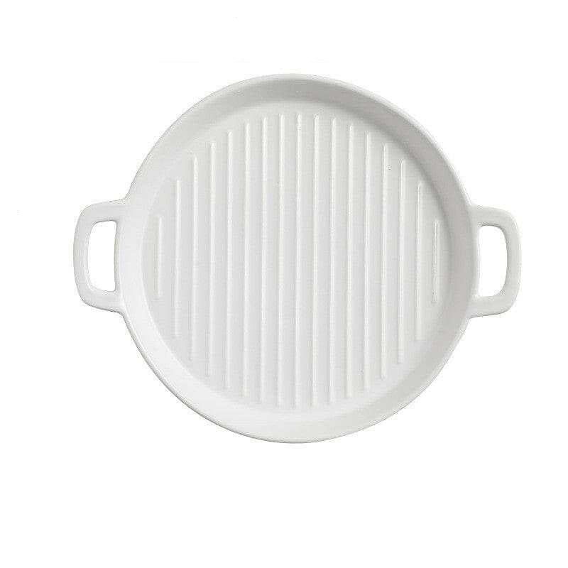 23,5cm white ceramic bakeware, with handles. Suitable for oven, microwave, and dishwasher.