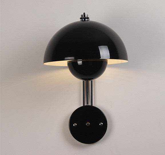 Flowerpot Lamp wall with dome-shaped shade and glossy finish.